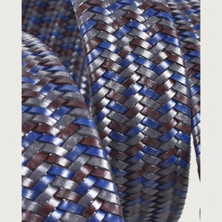 Cinturón trenzado Beviá en tonos azul, gris y marrón, elaborado con piel de vacuno de estilo sport