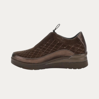 Beviá brown suede and laminated leather slip-on sneaker with quilted embroidery and comfortable EVA platform sole.