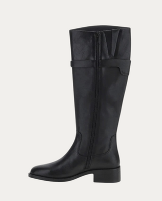 Beviá Alicia 4 black high boots in leather and synthetic nappa with a side zip, low heel, and metallic S detail.
