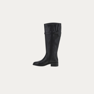 Beviá Alicia 4 black high boots in leather and synthetic nappa with a side zip, low heel, and metallic S detail.