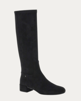 Bota alta Beviá modelo IRIS 14 en ante sintético elástico negro con tacón cuadrado bajo y cierre de cremallera.