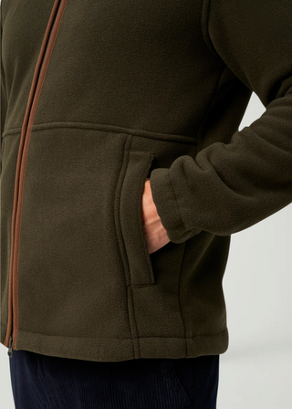 Chaqueta de forro polar Beviá Aylsham en color verde oliva con cremallera y ribetes en contraste