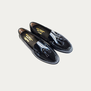 MOCASIN DE PIEL BORLAS NEGRO.