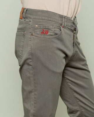 PANTALÓN COOPER 5 BOLSILLOS TOPO