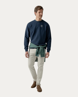 Sudadera Beviá azul marino de algodón con cuello redondo, bordado en el pecho y corte regular fit